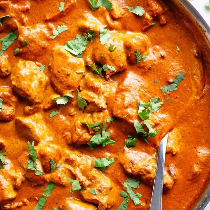 Chicken tikka masala | kippendijen | kruidige saus | rijst | zure paprika
