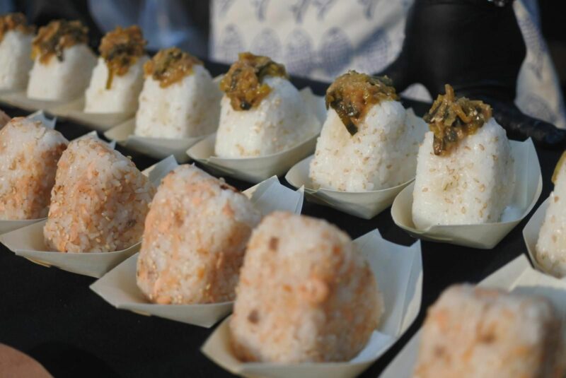 Salmon Flake Onigiri - Afbeelding 2