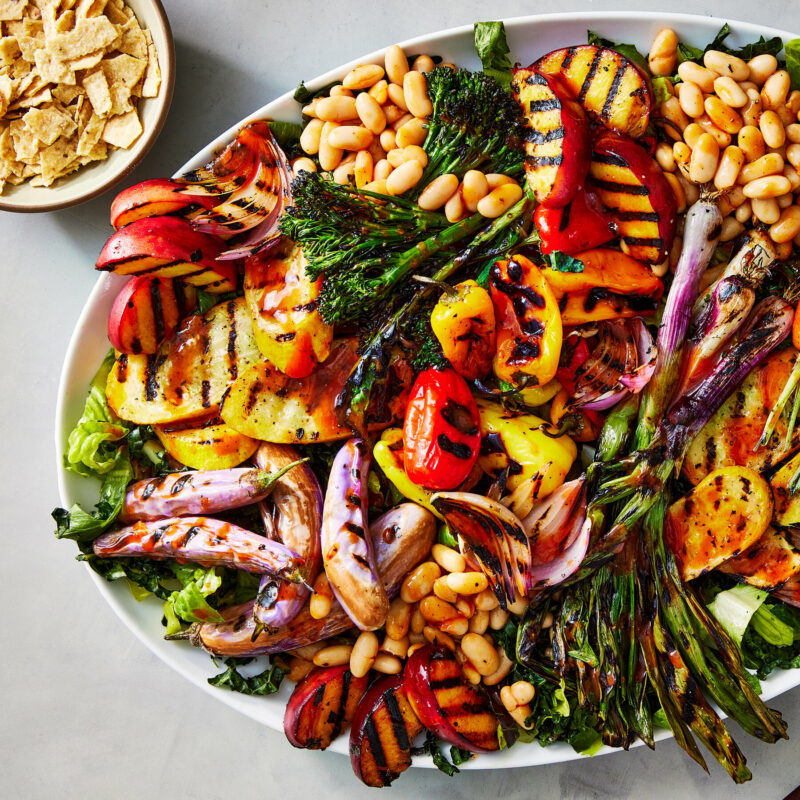 Grilled salad | gegrilde marktgroentes | kipdij | gem lettuce | citroen-sumak dressing