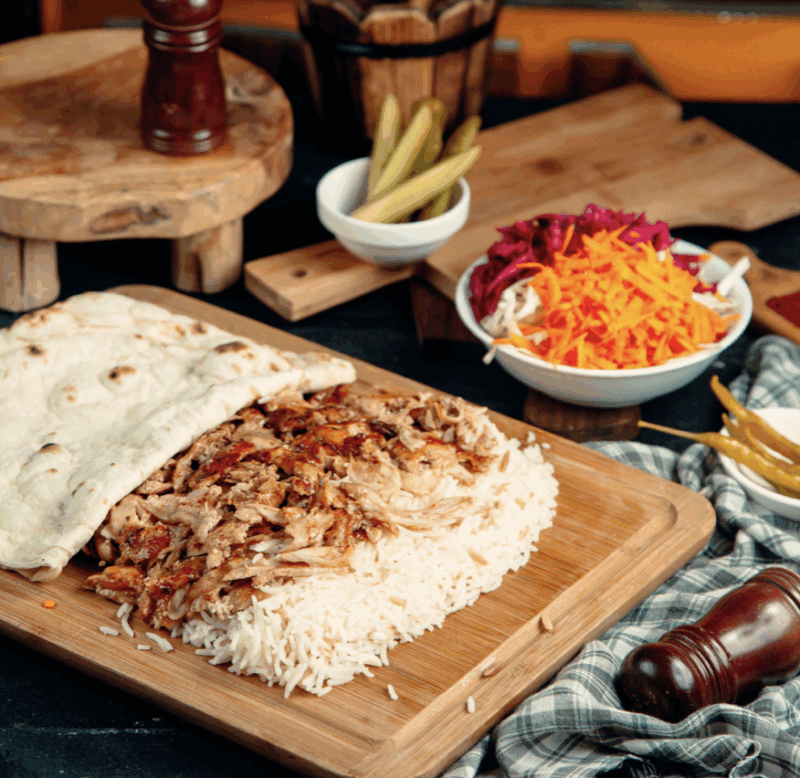 Shawarma rice bowl | gele rijst | dönerzaak stijl veggies | homemade knoflooksaus