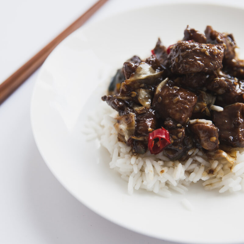 Chinese zwarte bonen rundvlees stoof | rijst | verse groentes