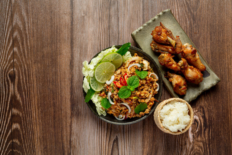 Green curry grilled chicken | een Gai yan en green curry combinatie | noodles | hidden veg
