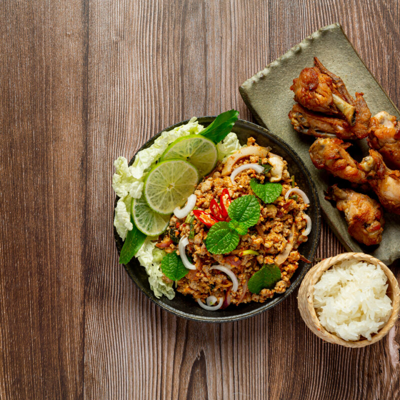 Green curry grilled chicken | een Gai yan en green curry combinatie | noodles | hidden veg