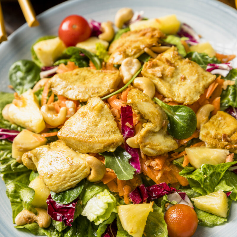 Caribische salade | mango | gegrilde kip | marktgroentes