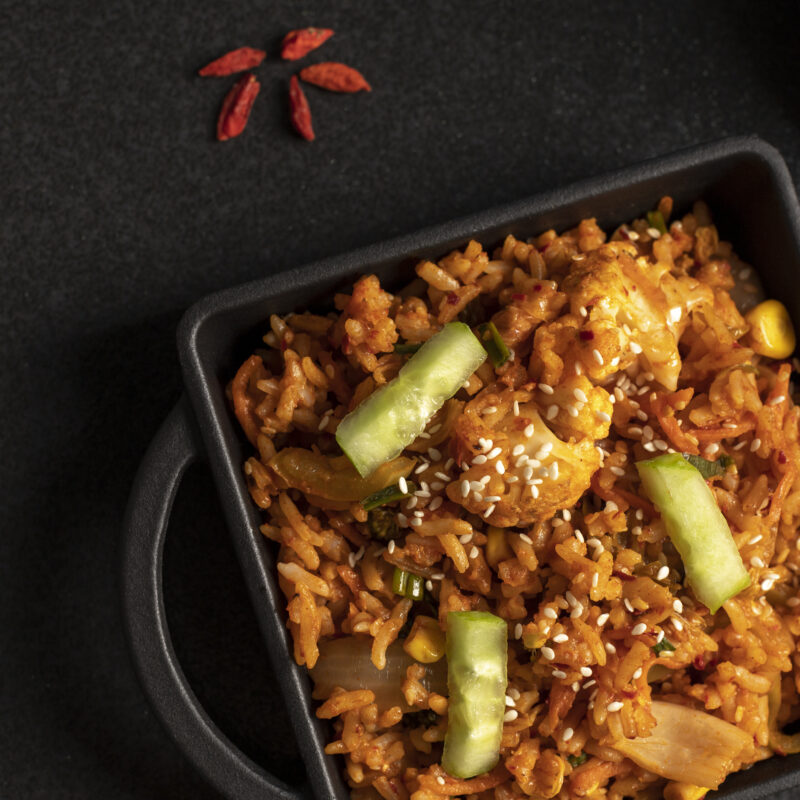 Kimchi fried rice | gebakken ei | verborgen groentes | light spicy sauce
